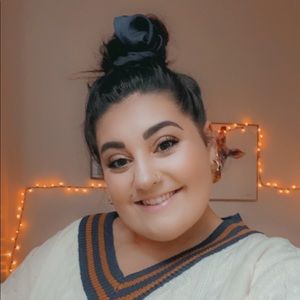 Meet your Posher, Mercedes